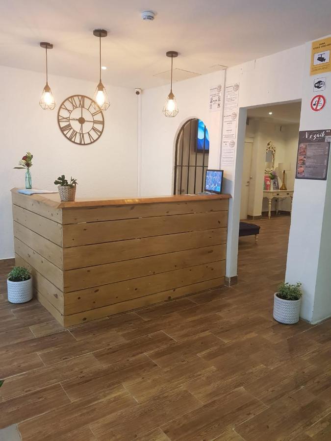 Hostal Mozaik Lloret Лорет де Мар Екстериор снимка